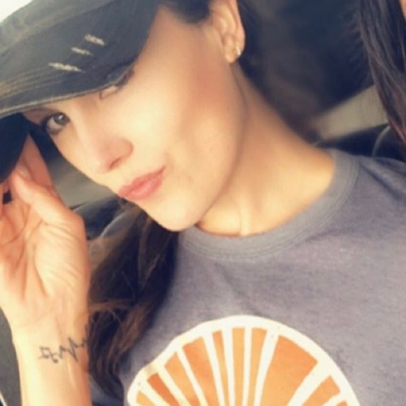 Meet your Posher, Sanrina - Picture 1 of 1